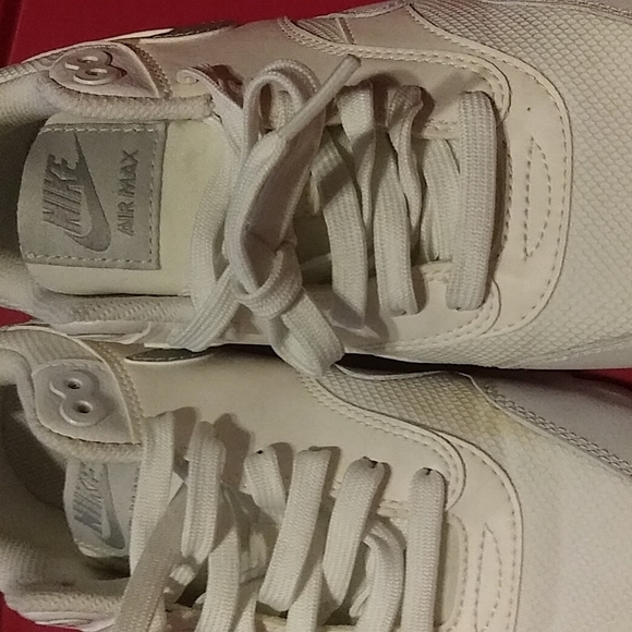 Nike air max woman 9.5. Gently worn.white grey logo. - Picture 2 of 8